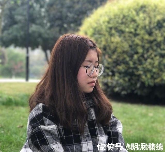 手指|这些女孩不靠妆容和整形，“动一动手指”就能美若天仙