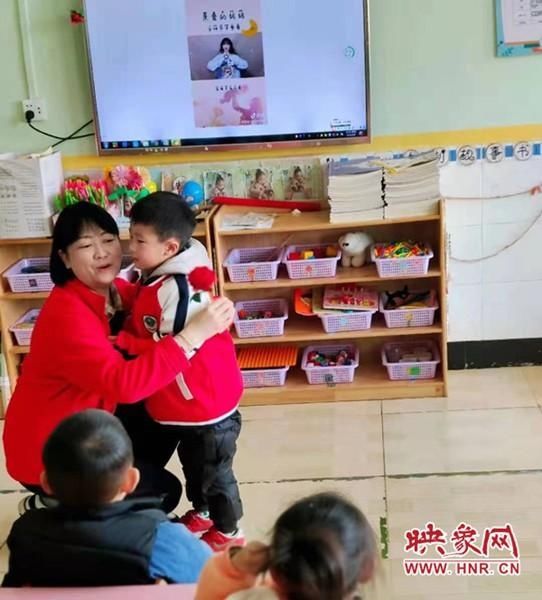 西平县直第二幼儿园：爱在春天 一路有你