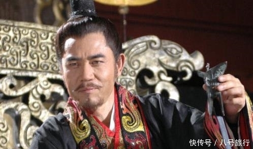 当场|皇帝下令处死奶妈,奶妈回头看了一眼,大臣当场怒斥,皇帝:放了