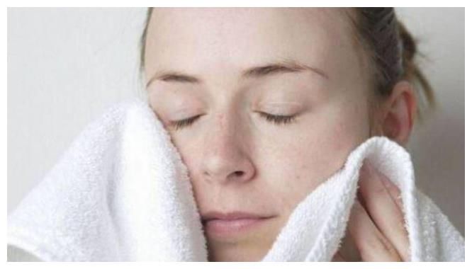 原来我们真的不会洗脸！难怪皮肤差，这3个“误区”要注意