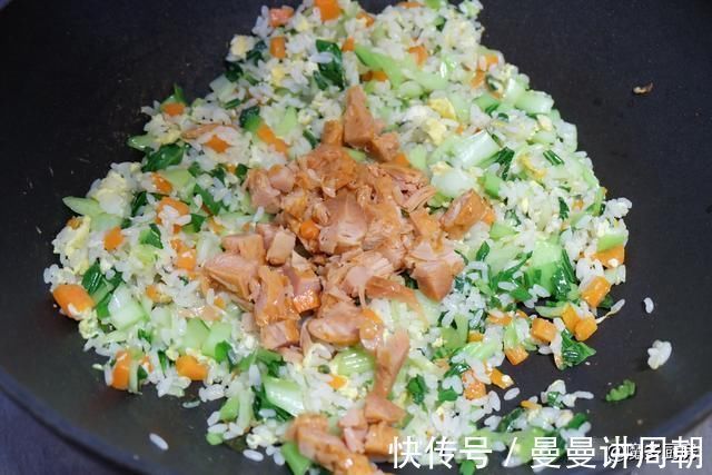 无糖黑咖啡|体重降了好开心,晒晒我的午餐吧!一盘炒饭475千卡,吃得开心