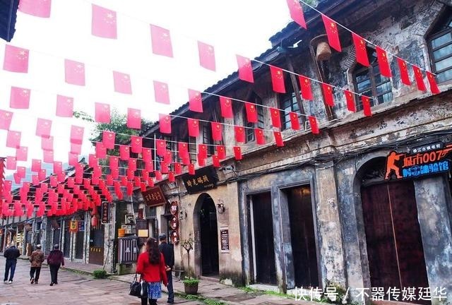 川西最秀丽的古镇，距今800多年历史，烟雨迷蒙，胜过江南