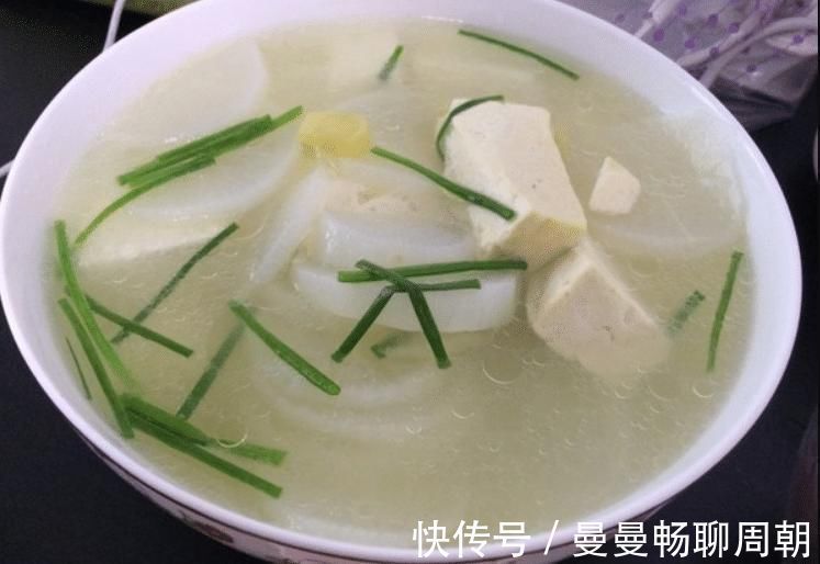 豆腐|白萝卜和它是绝配，简单煮一煮，暖胃驱寒，补钙质，不懂太可惜！