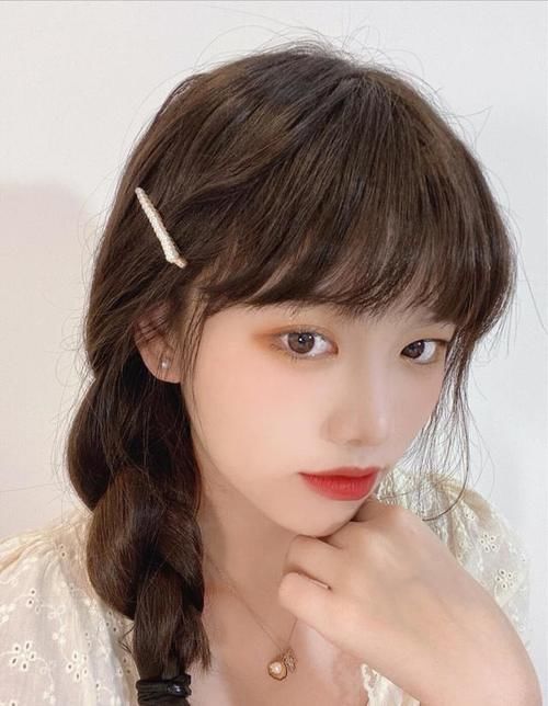 时髦|“手残党”只会散头发?学会这些懒人发型,时髦还好看