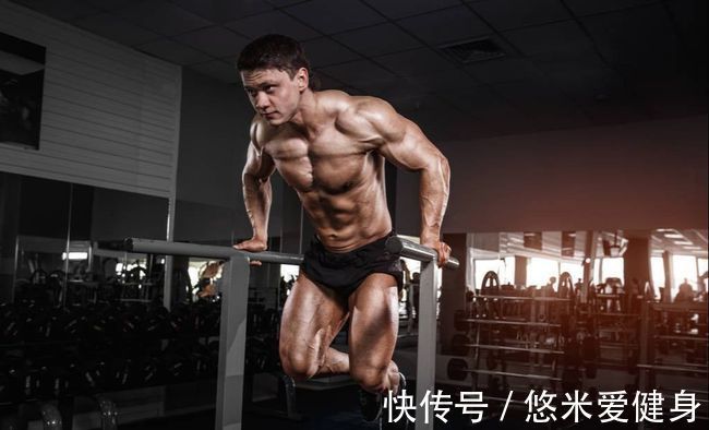 双杠臂|胸肌怎么练最有效最快？强化训练这4个动作，拥有饱满厚实的胸肌