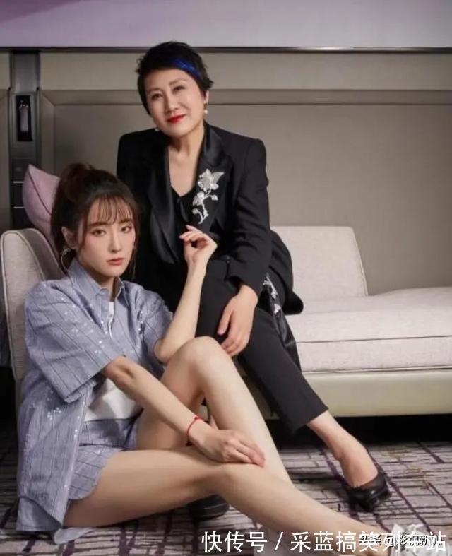 節(jié)目中張凱麗與女兒鬧翻,24歲張可盈直接崩潰,胡兵連忙安慰