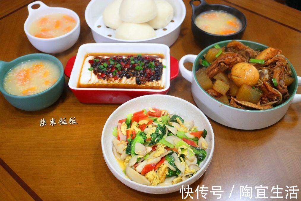 晒晒我家晚餐，这一桌，成本没超过50元，朋友说真实惠