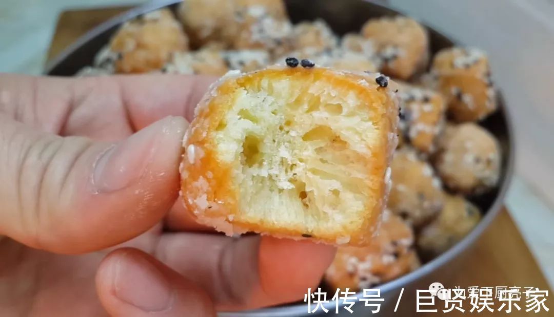 1斤面粉，4个鸡蛋，锅里炒一炒，教你做创意小零食，比麻花都好吃