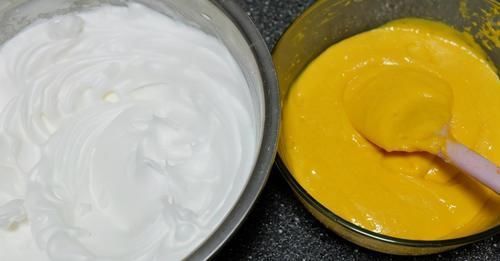 不用烤箱就可制作好吃的早餐蛋糕,简单轻松,直接告别喝粥式早餐