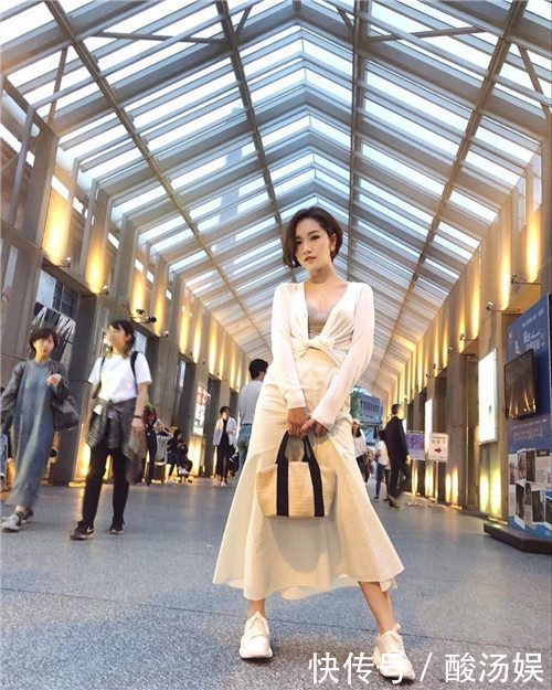 小姐姐|路人街拍秋季轻熟风穿搭，让你美出不一样的气质来！