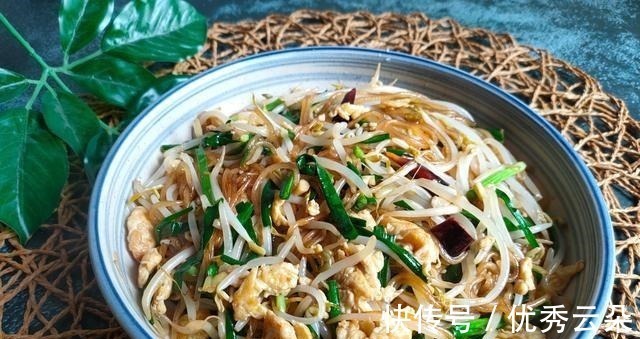 秋冬少吃丝瓜冬瓜多吃这菜,便宜又营养,不放肉也很香,儿子爱吃!