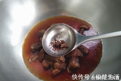 芹菜|脂肪最怕这菜，清肠刮油，一周吃3次，小肚腩没了，腰变细了