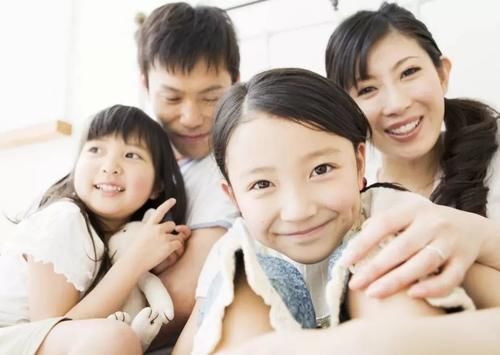 孩子|孩子缺少安全感,会有这几种表现,不重视小心性格出现缺陷