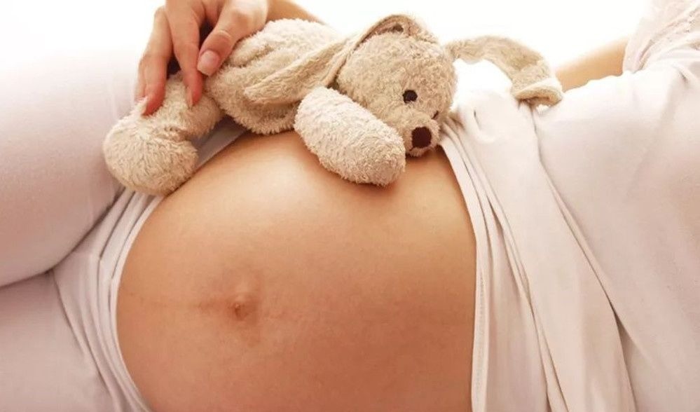 孕妈|孕妇睡觉姿势有说道，以下三种睡姿对胎儿、孕妈有影响，记得少用