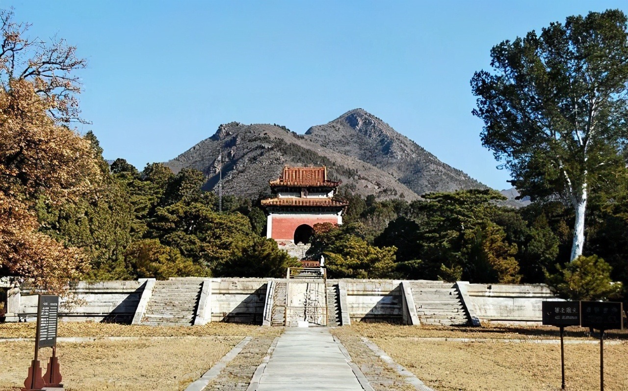 身怀|大明最凄惨的皇后，身怀皇嗣却遭天子踢流产，去世还曾被禁入皇陵