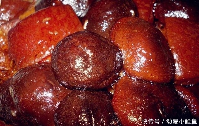 搞错|炒糖色, 到底用油炒还是用水炒, 好多人都搞错了, 难怪红烧肉发苦