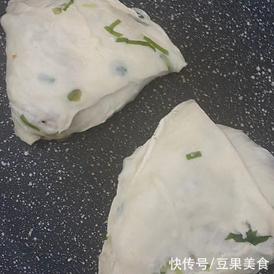 手抓饼|餐桌上的保留项目牛肉千层饼，隔段时间就做一次