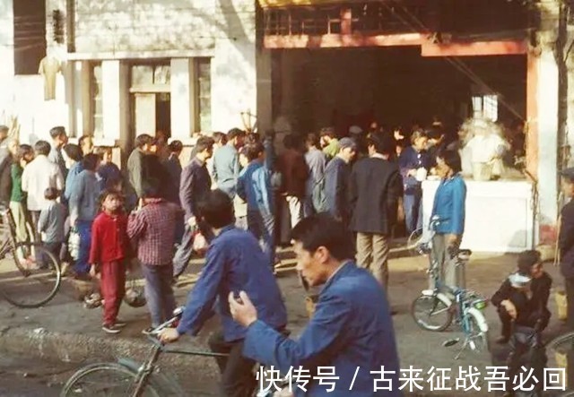 扬州#1976年,扬州老人以18元卖掉祖传“瓶子”,后被法国开出40亿天价