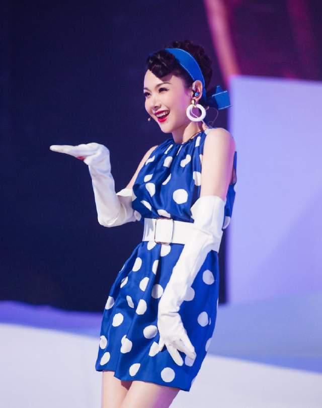 《浪姐第二季》第二轮公演结束，淘汰选手公布，金巧巧内涵节目组！