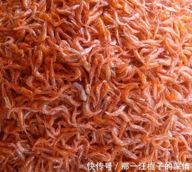 不管抽不抽烟，男人一旦上年纪，要常吃这类食物，腰腿有劲不显老