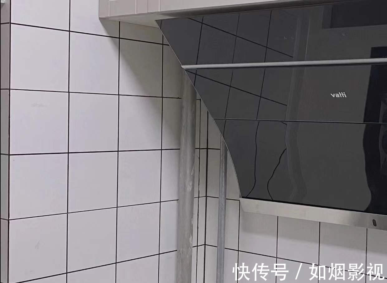 玻璃|江蘇30歲獨居女主,拒絕“過度裝修”,網友:你可以搬出去住嗎