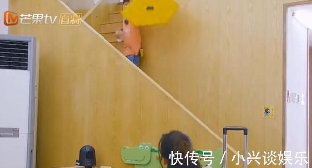 嗯哼太沒(méi)禮貌直接懟黃圣依，黃圣依很生氣這是你媽教的嗎