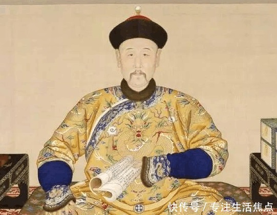 价值|大叔的带着乾隆扳指, 价值上亿, 专家劝其上交, 他用六字噎住专家!