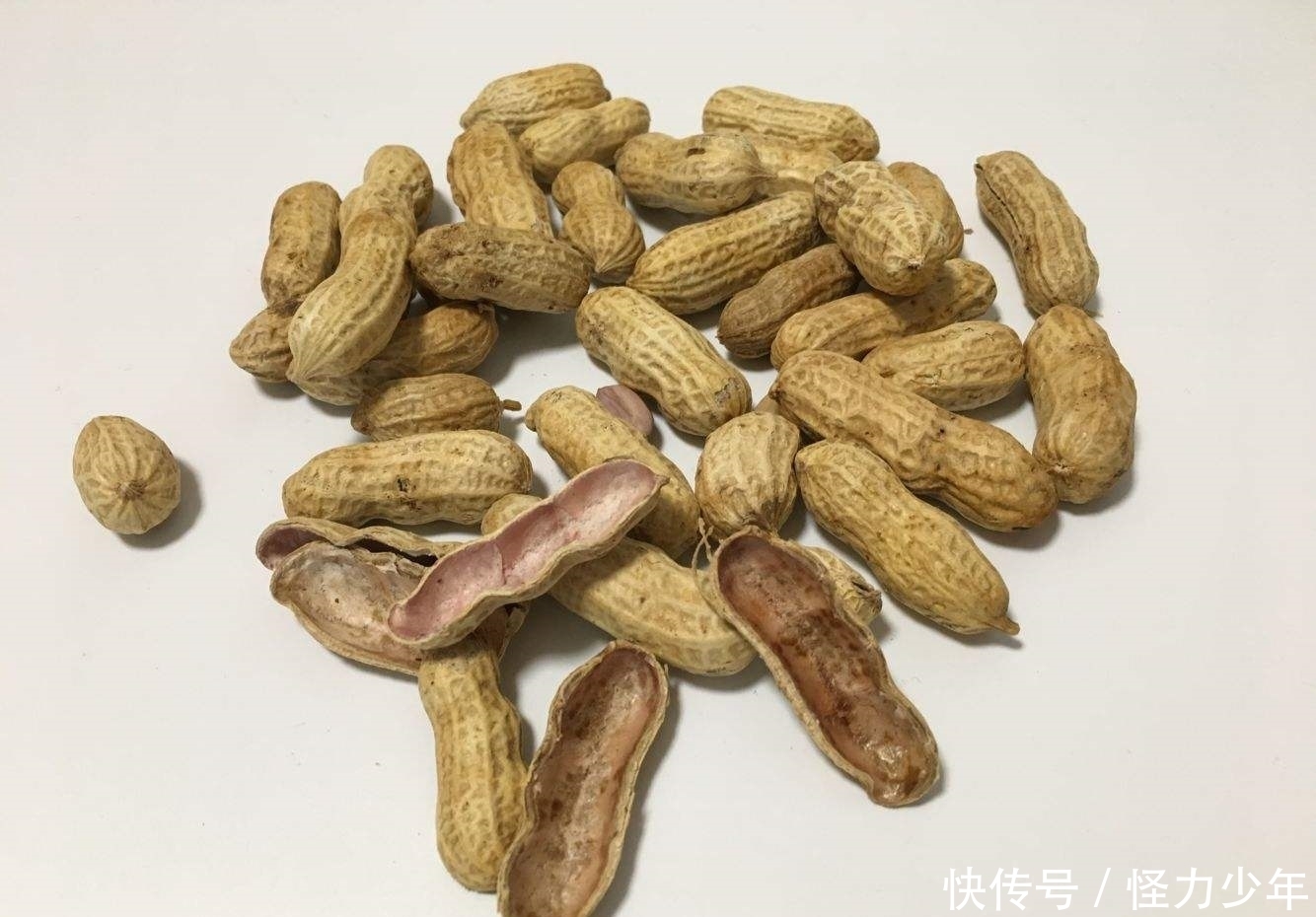 中年|花生壳别再当垃圾扔了,解决了很多常见的