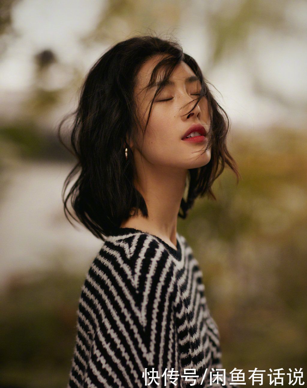 穿搭|刘雯的时尚看不懂,弄个大油头就算了还紧贴头皮,气质都改变不少