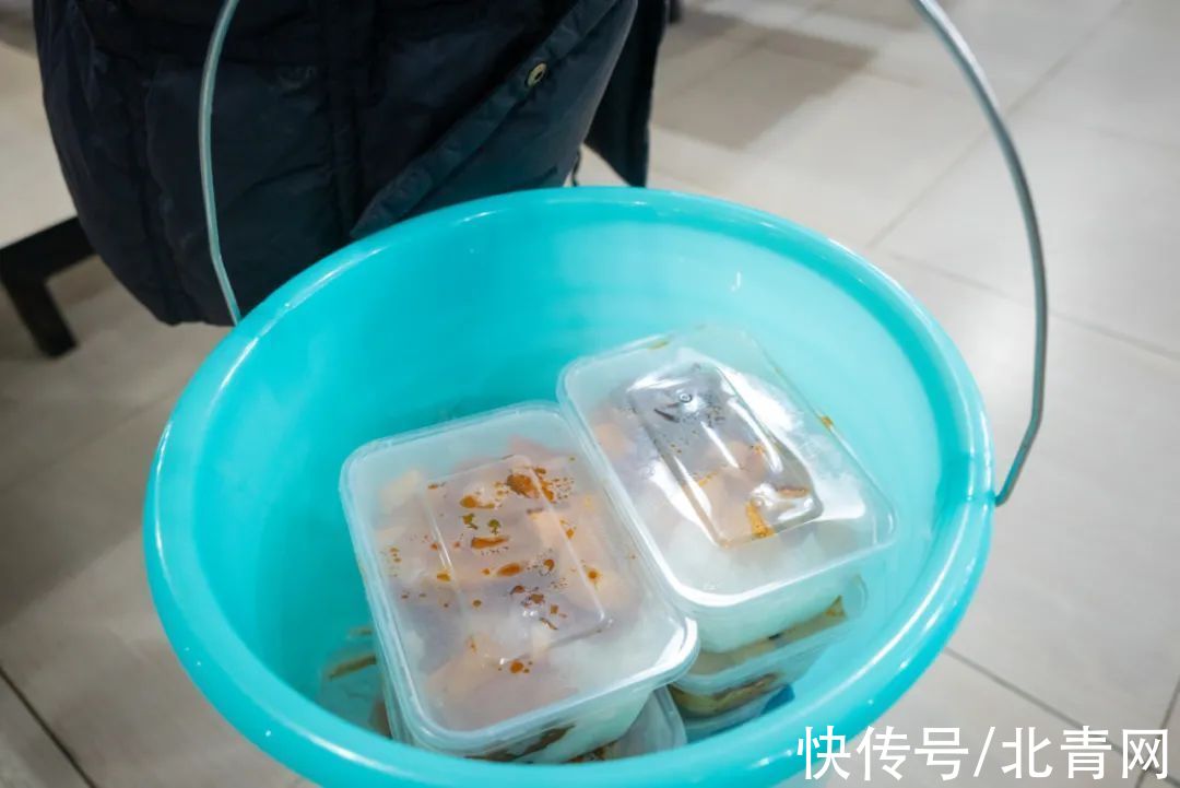 西北大学|高校禁止堂食，学生的“饭桶”亮了！网友直呼：可可爱爱