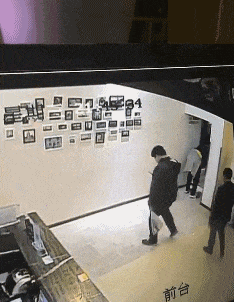 |搞笑GIF:努力的妹纸,收获好身材