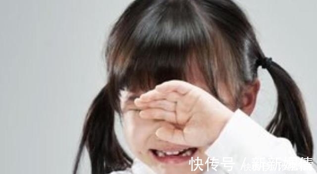 父母|5岁女儿用水“洗”手机,妈妈失控后,再也听不到孩子叫妈妈了