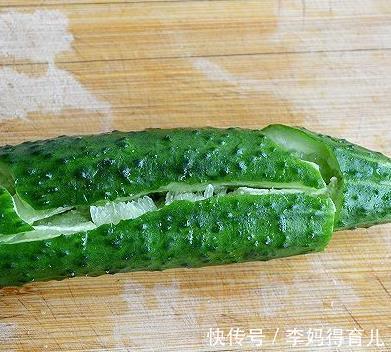 大厨|做凉拌黄瓜,最忌直接加盐!大厨教你正确做法,酸脆可口特入味!