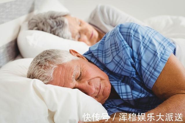 长期失眠|年轻人睡不醒,老年人却睡不着,专家教你睡前妙招,巧治失眠!