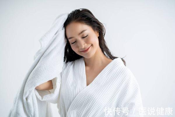 热水澡|避免肠胃疾病,饭后这4件事不能急,或能够减轻肠胃负担