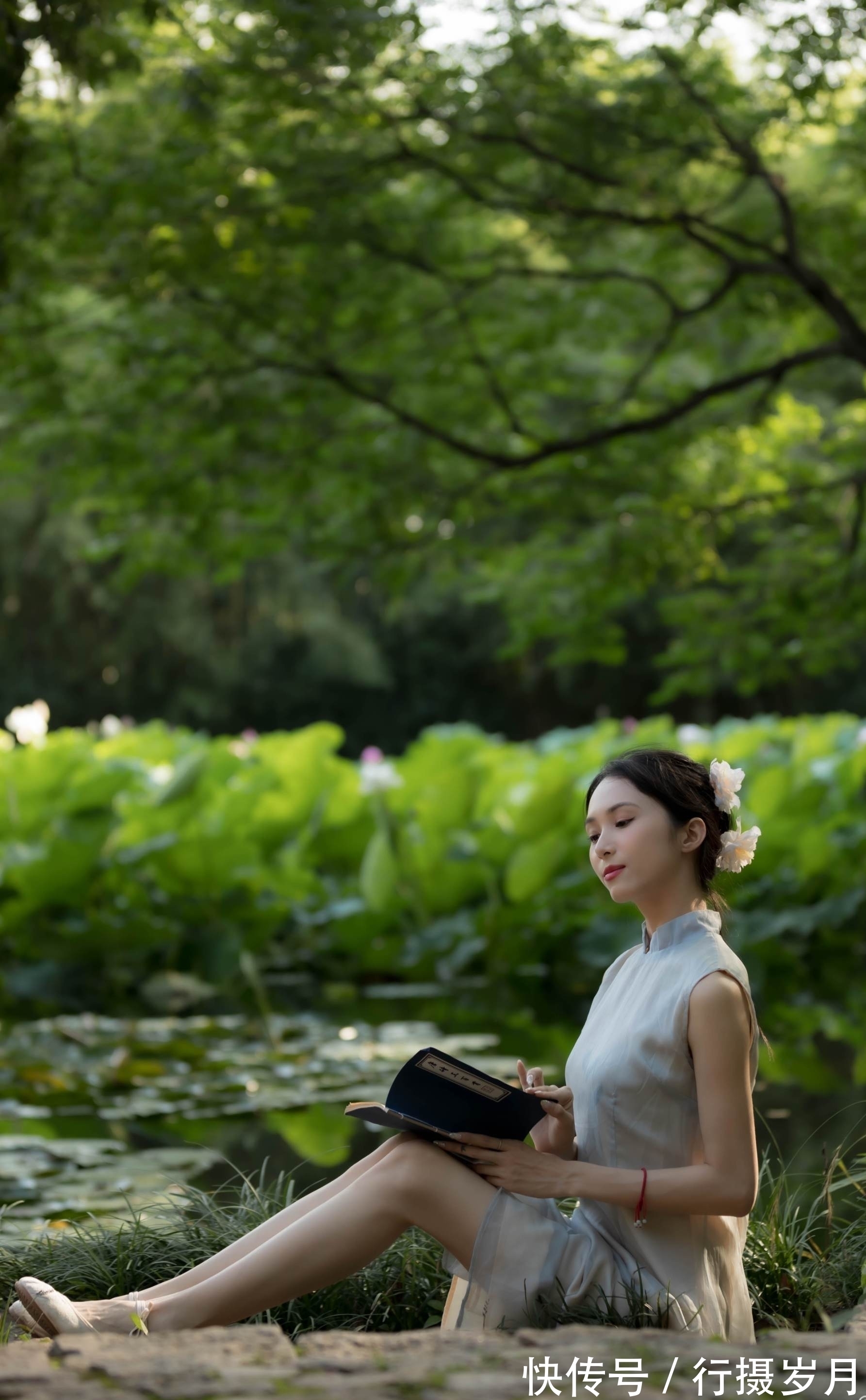 萧月$红尘轻浅,谁解离殇?两两相望,谁懂情长?紫陌飞花,谁怜残香?