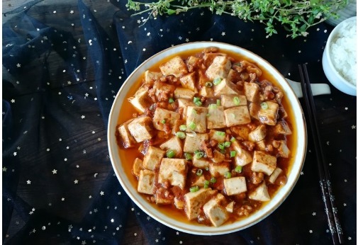 不碎|做豆腐时,别急着放油下锅烧,这一步不能少,豆腐不碎,味道香