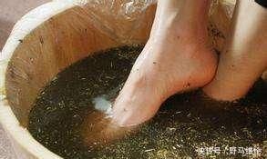 泡脚|“日行万步”是养生还是伤膝盖？亲身试验20年，答案一文揭晓
