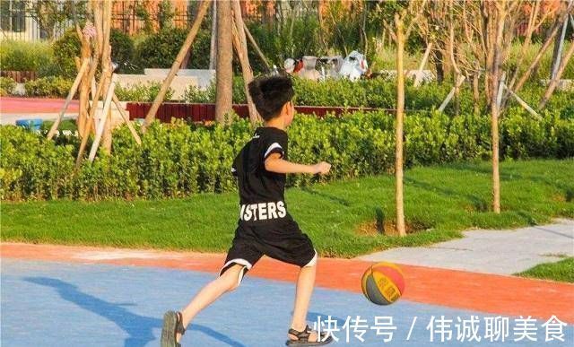 长高|8岁的孩子不会长大,只是因为他们经常喝这碗汤,儿科医生这三种汤不允许孩子喝