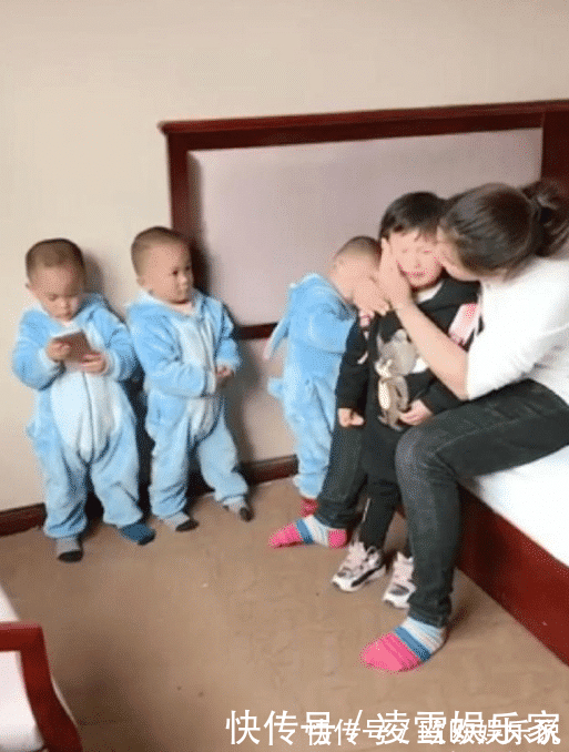 二胎政策|三胞胎把小姨打哭,妈妈一问谁打的,宝宝的反应逗乐妈妈