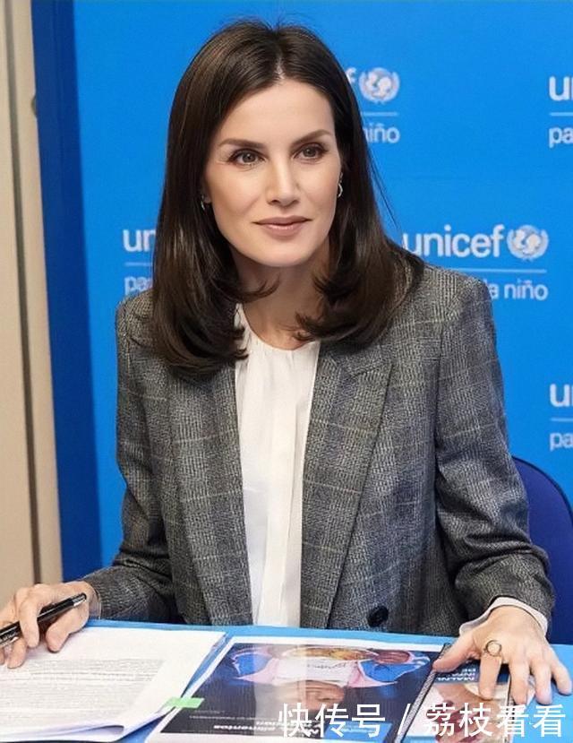 职场女性如何管理形象学西班牙王后穿搭技巧,让你知性而优雅