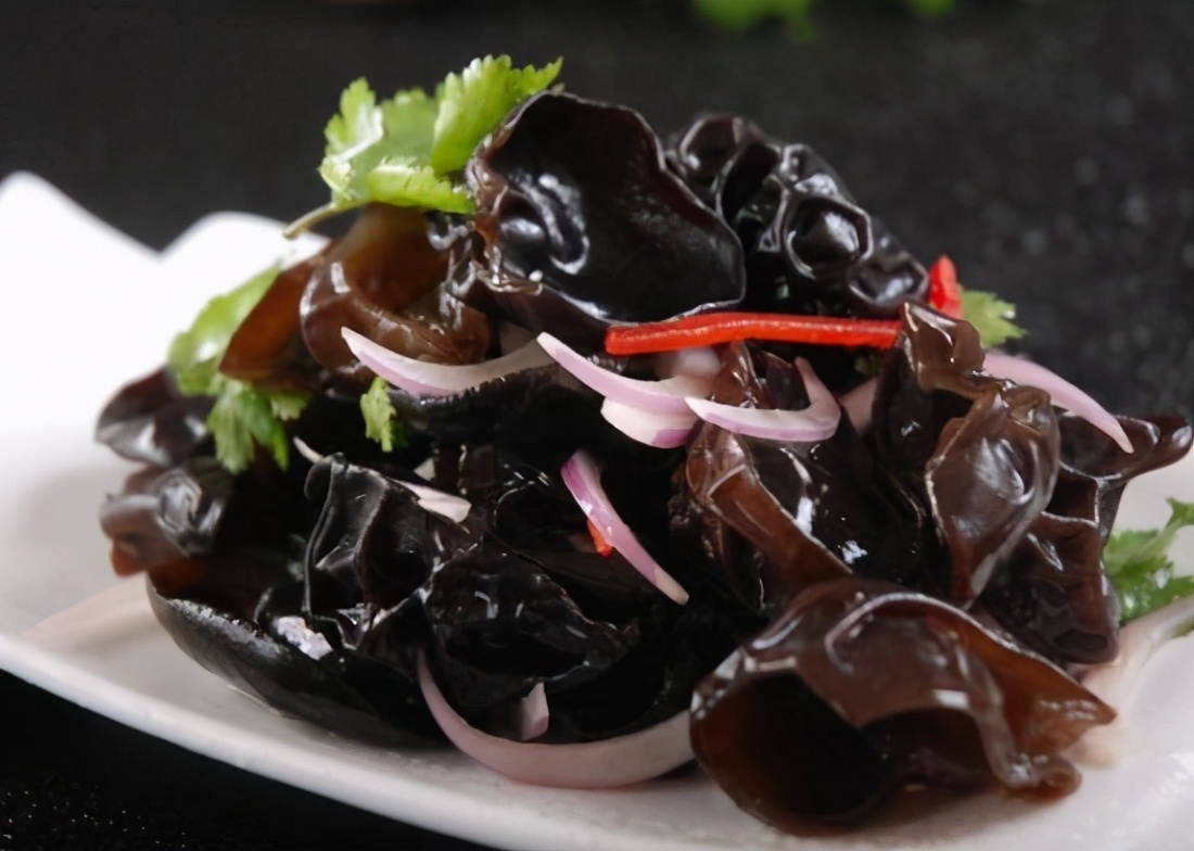 许医师|女性害怕老太快,推荐多吃三种食物,补充营养、滋润肌肤!