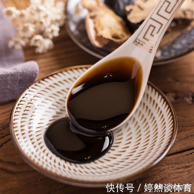 女人|女人不想老太快!建议多吃这几样,一口吃下去,满嘴都是胶原蛋白