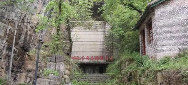  建筑|大娄山乌鸦洞，中国航空发动机的摇篮，洞内建筑和标语让人震撼