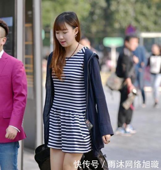 说不出来|街拍我有多喜欢你,我说不出来,但我心里明白