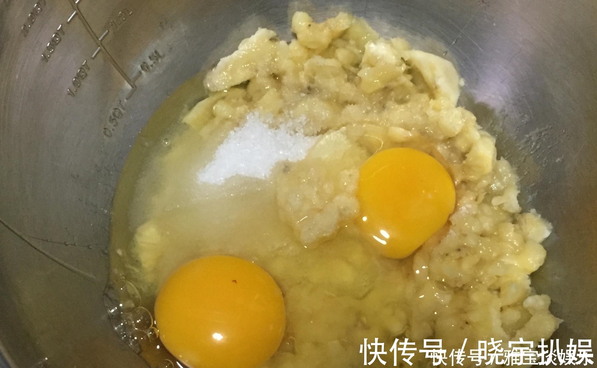 新手|教你用2根香蕉，2个鸡蛋，1碗面粉做蛋糕，免打发，新手一次成功