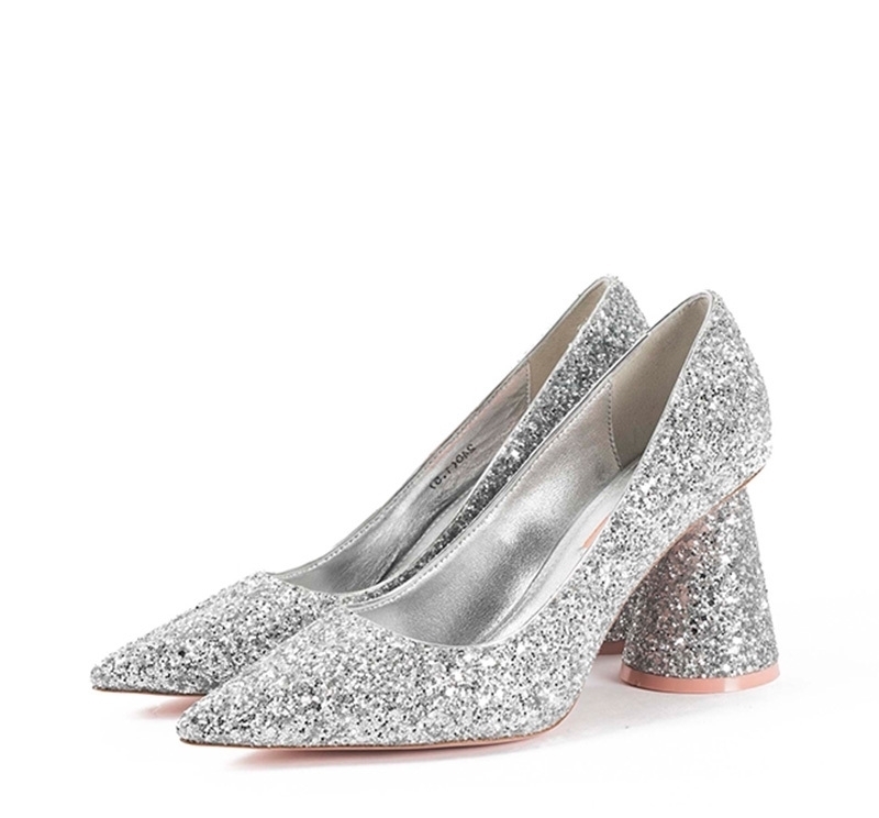 妩媚|性感or妩媚,尖头高跟鞋走起