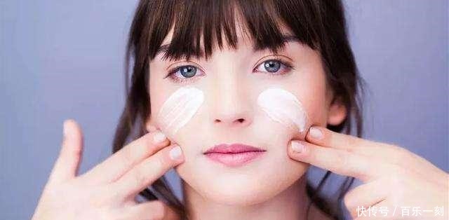 为什么要先涂乳液，再擦爽肤水美容师说出实情，还好我没跟风！