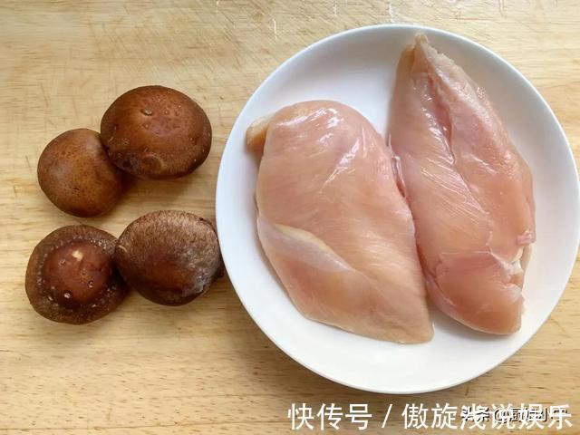 低脂|鸡胸肉这做法太香了，低脂营养，不知不觉瘦了，健身教练都这么吃