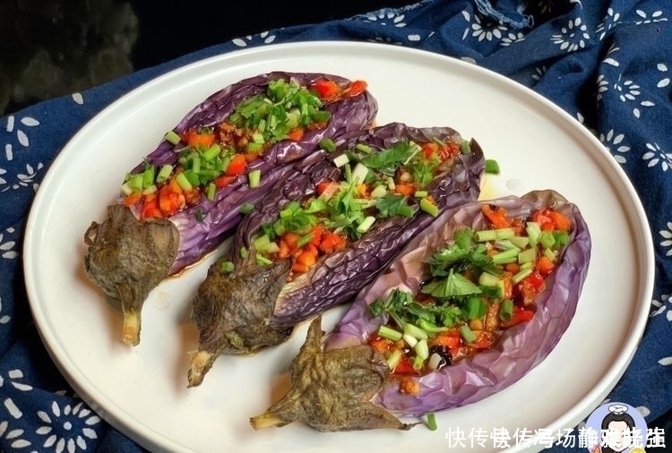 红甜椒|它和茄子是绝配鲜香可口,8分钟就搞定,好吃不上火